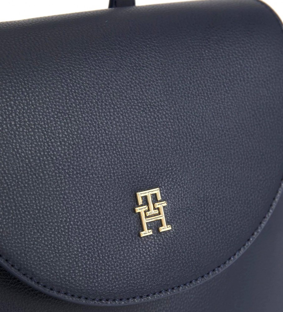 Mochila Tommy Hilfiger Staple com emblema de monograma Marine.