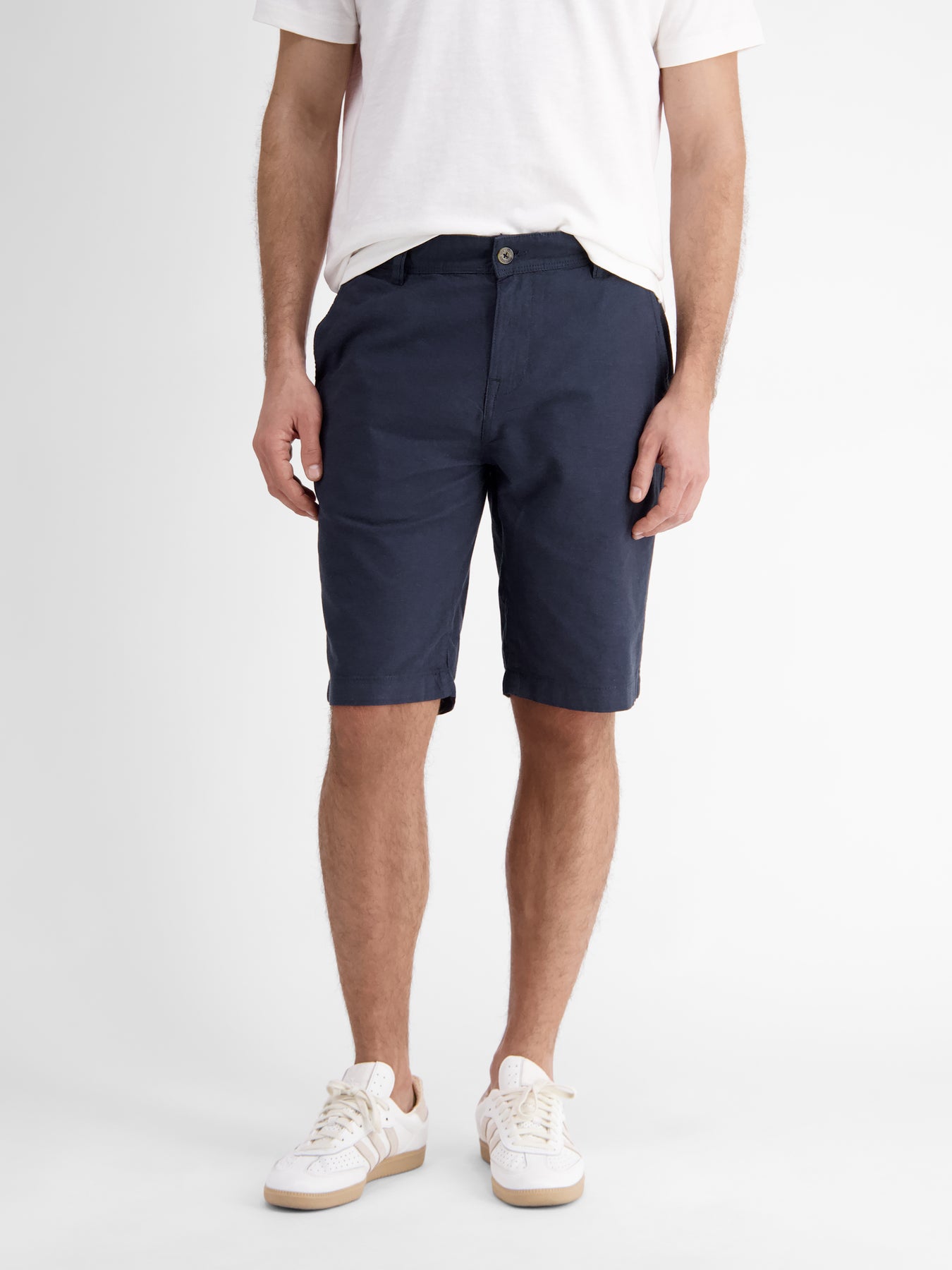 Chino-Bermuda mit Leinenanteil