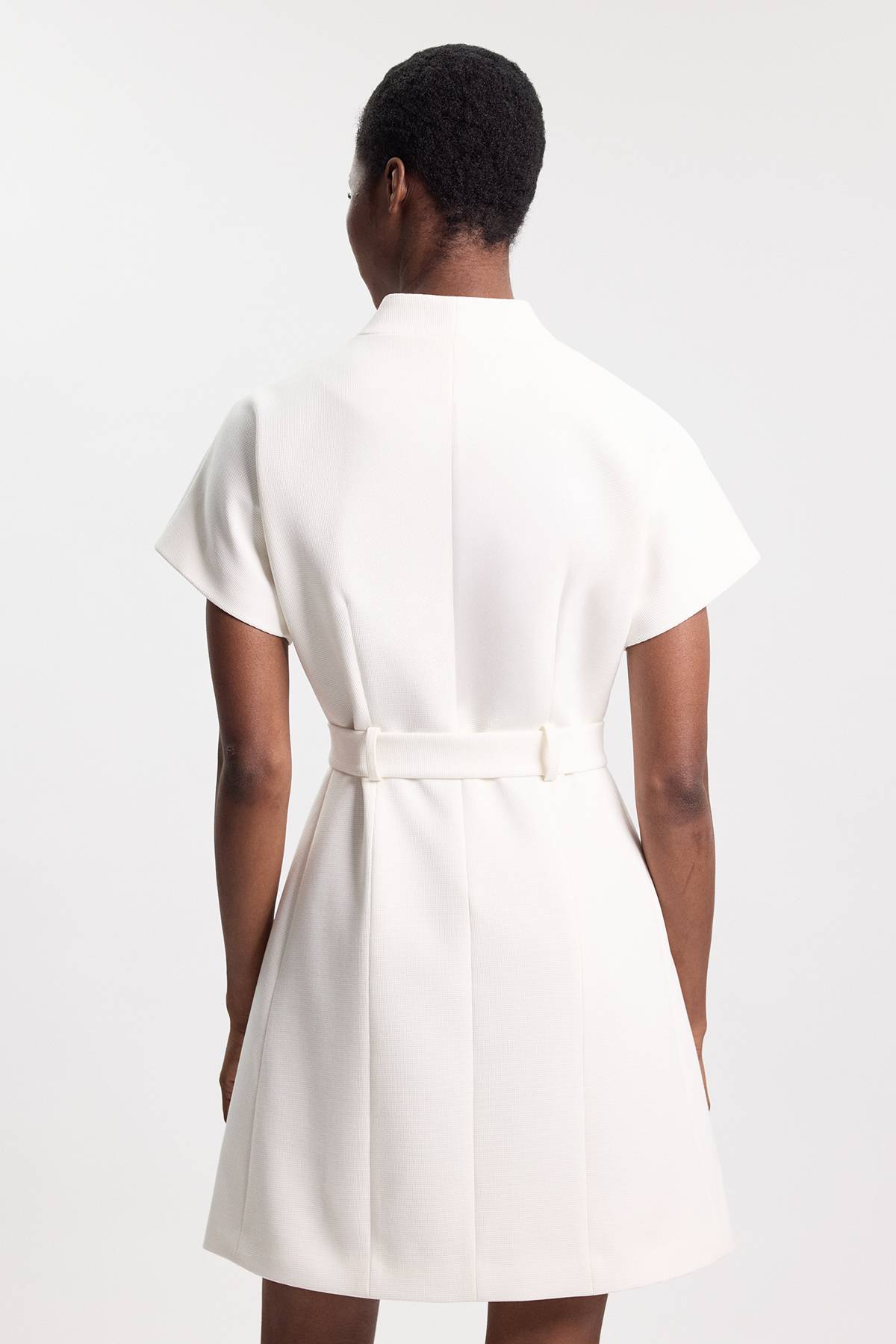 KarenMillen Robe Mini Moulante Texturée À Col Montant Avec Ceinture