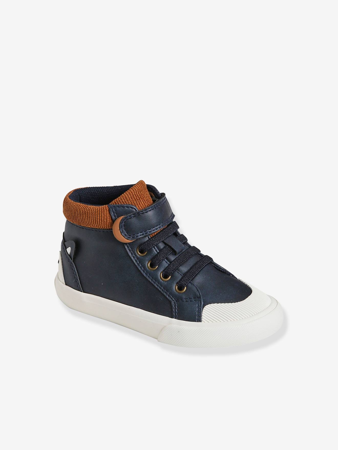 Tênis de cano alto para meninos, modelo especial com design diferenciado, azul escuro liso com estampas.