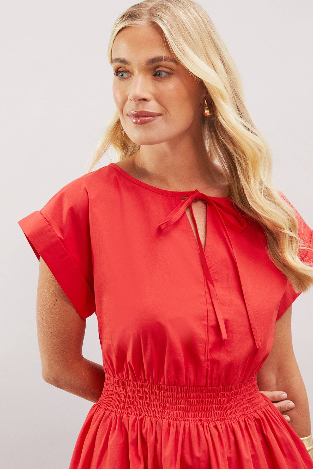 Wallis Robe Midi Petite À Taille Froncée