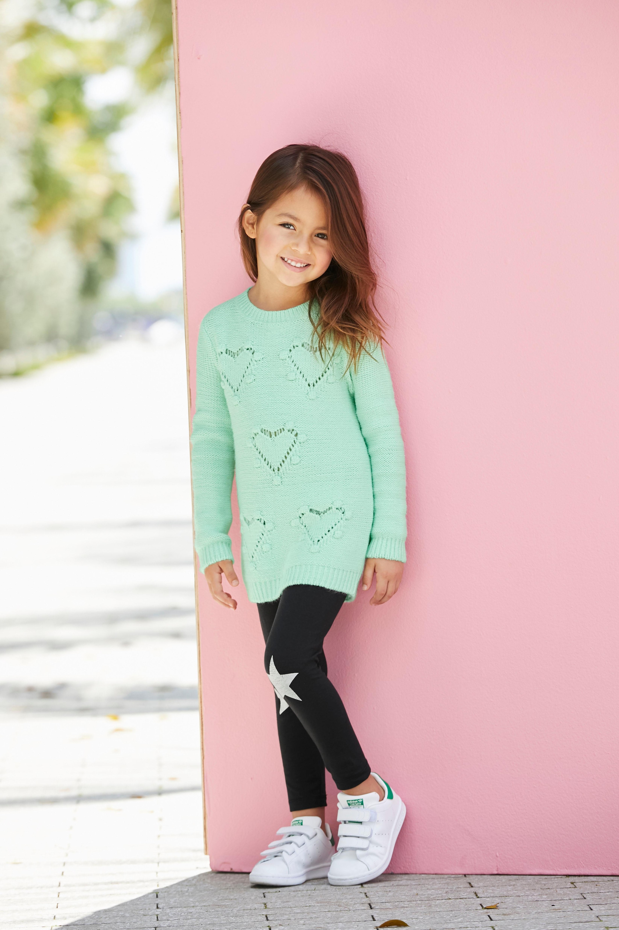 KIDSWORLD Strickpullover »Pulli für kleine Mädchen«, gestricktem Herzchenmuster