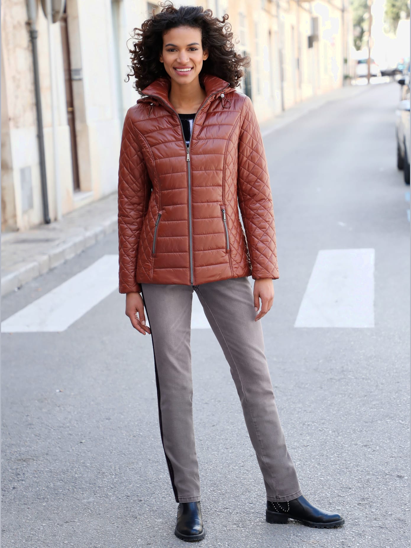 Veste chaude rembourrée piquée motifs losanges col montant avec capuche