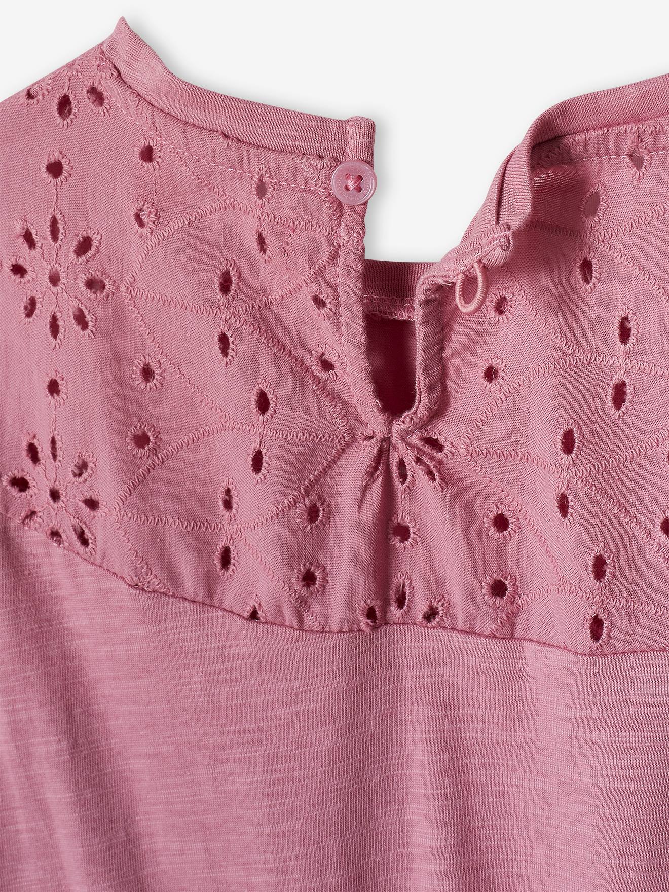 Vestido infantil com detalhes em bordado inglês na cor malva.