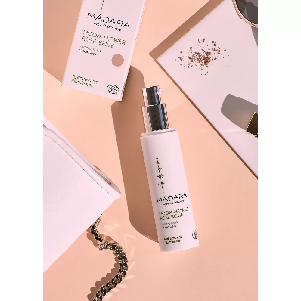 Mádara Moon Flower Rose Beige Tinting Fluid - 50 ml.