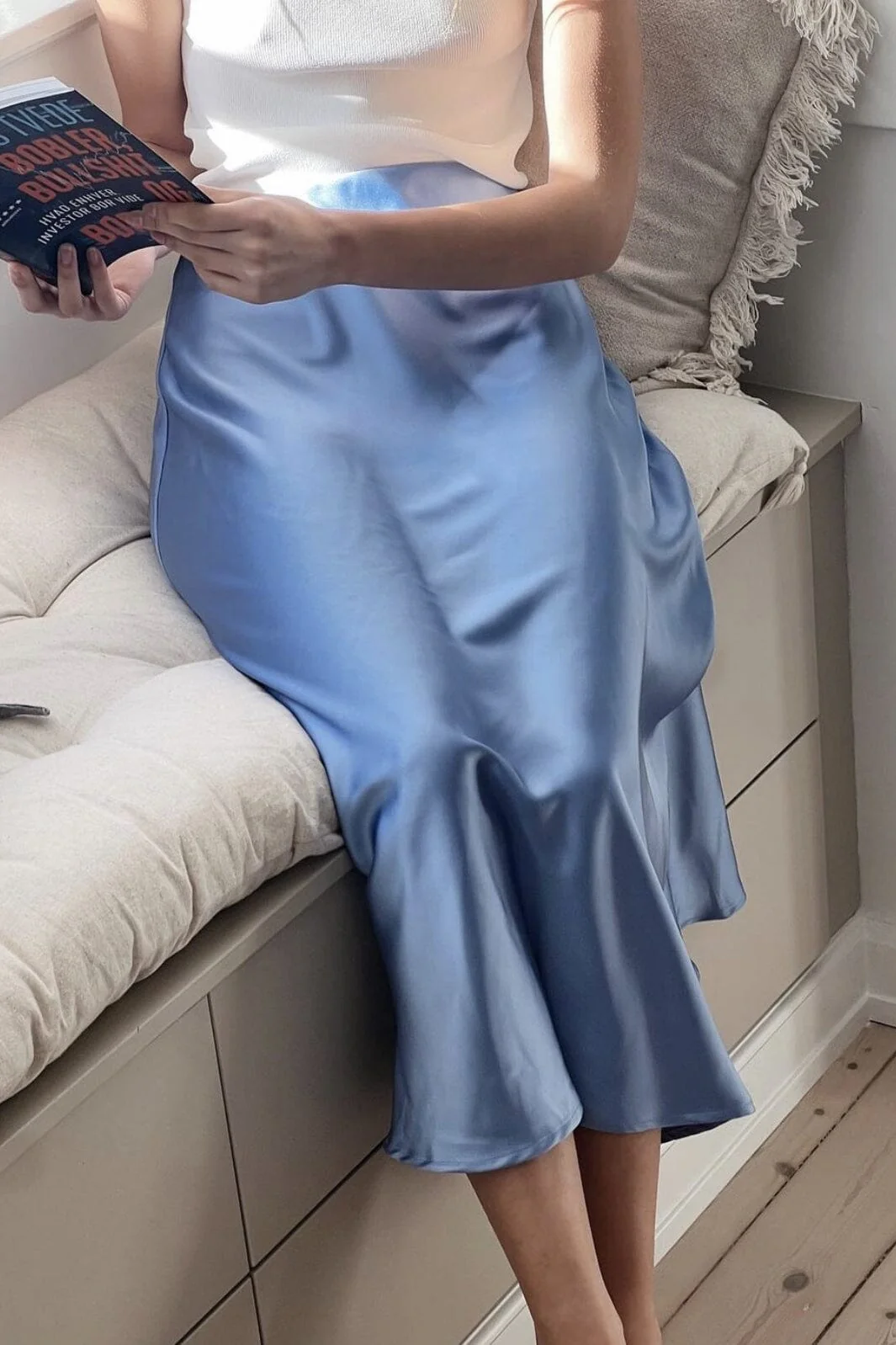 Neo Noir Bovary Skirt dusty blue