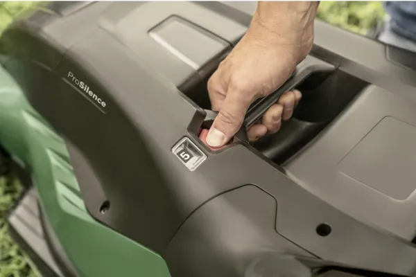 [OUTLET] - Bosch EL PLÆNEKLIPPER ADVANCED ROTAK 750