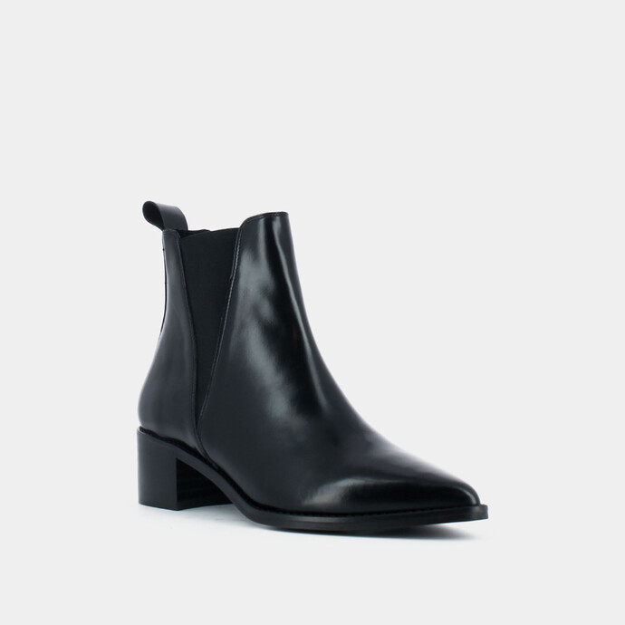 Bottines à talons et bouts pointus  en cuir noir