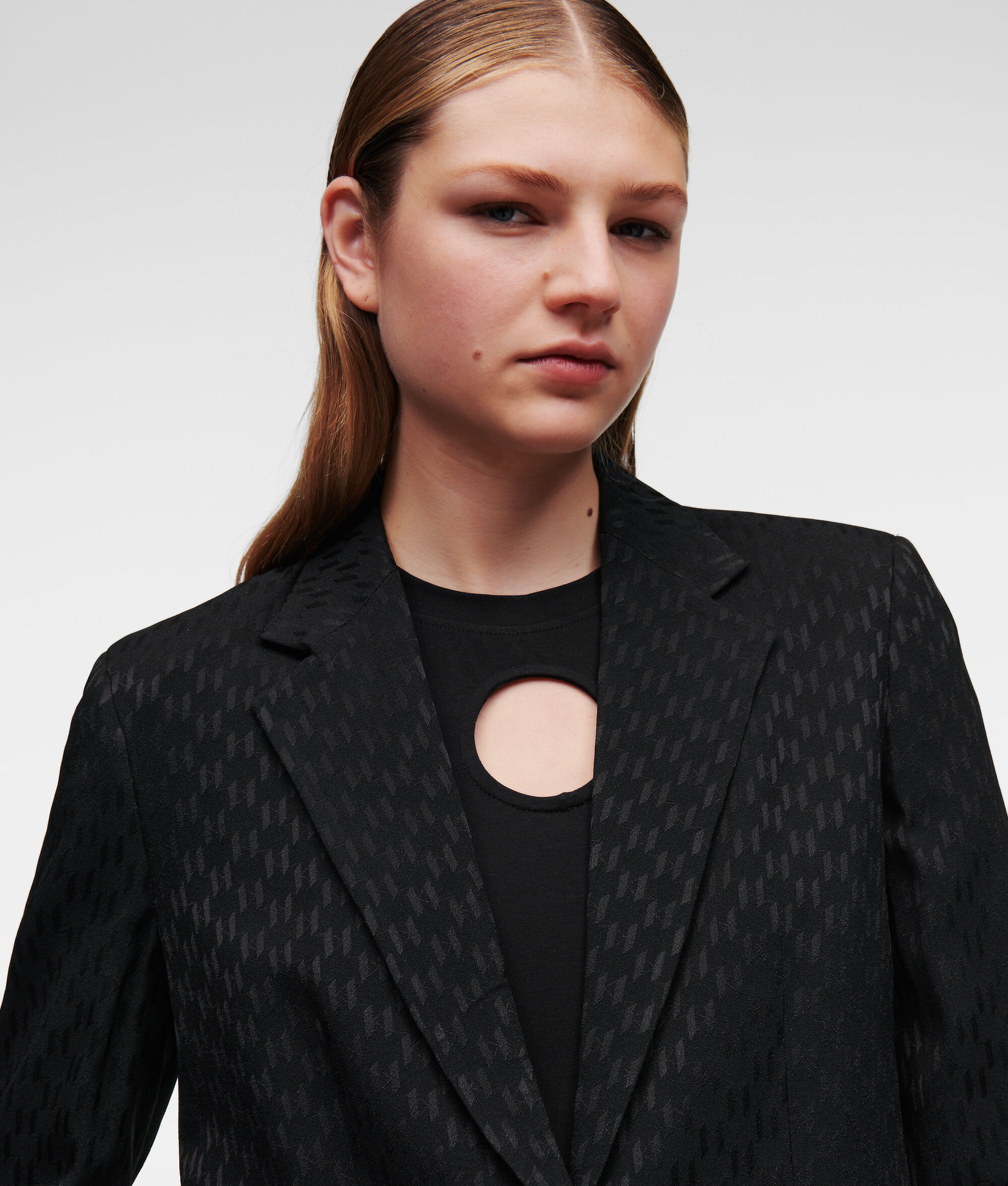 BLAZER MONOGRAM SÉLECTIONNÉ PAR HUN KIM