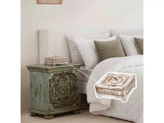Coffret en bois sculpté avec finition blanche antique 19x19x10h cm