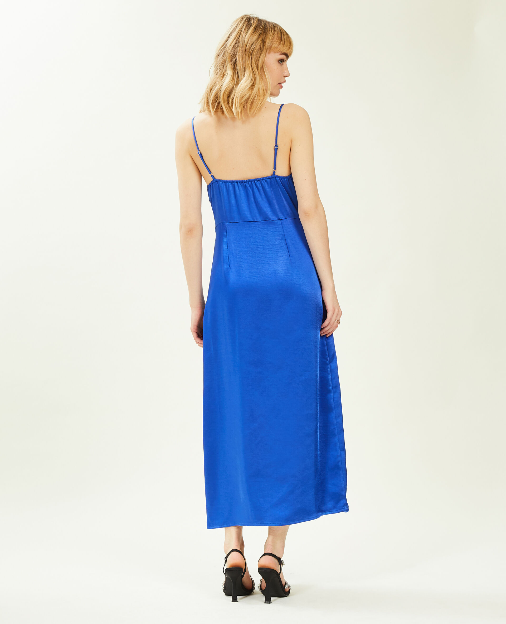 Robe longue tissu satiné encolure bénitier - Bleu électrique