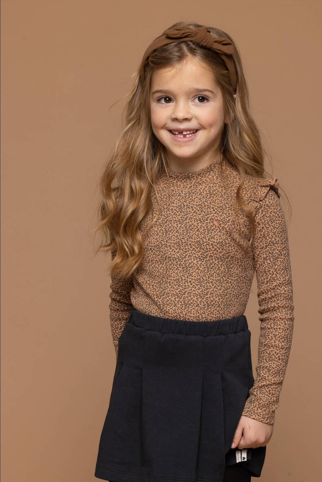 LOOXS longsleeve met all over print bruin