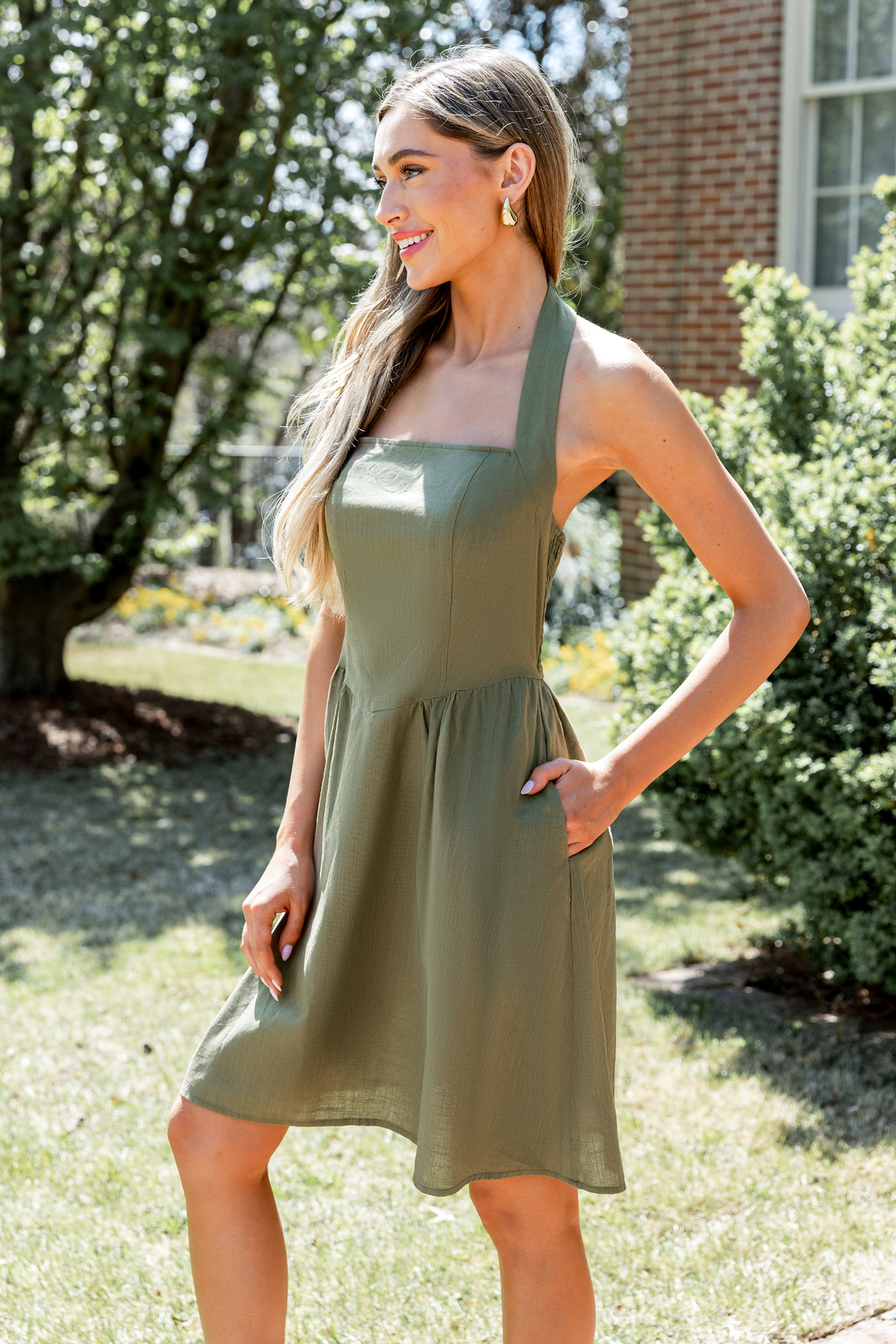 Robe mini en pur coton à col licou carré olive
