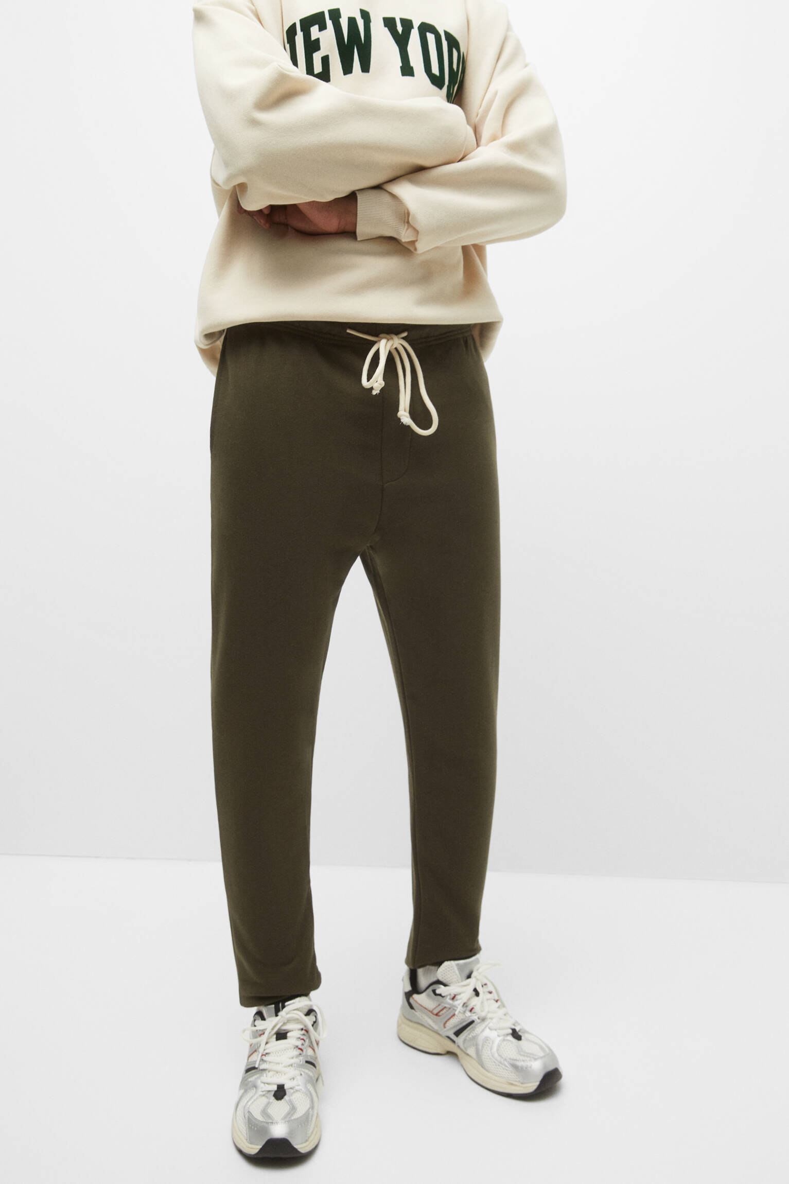 Calça de moletom estilo jogger com cordão - cáqui