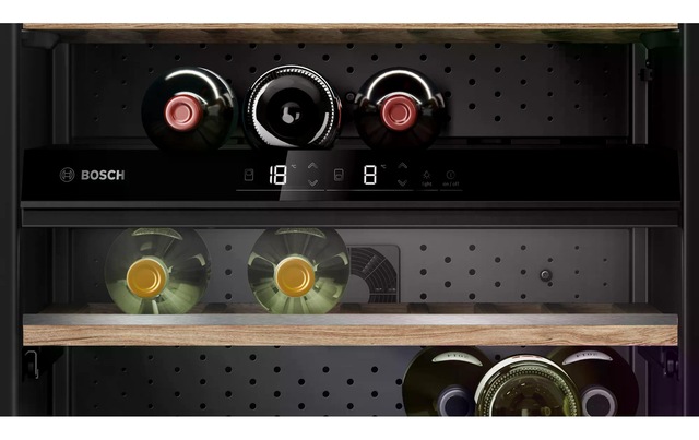BOSCH Weinkühlschrank »KWK16ABGB Rechts/Wechselbar« für 44 Stk. Standardflaschen á 075l Holzart: Eiche (China)