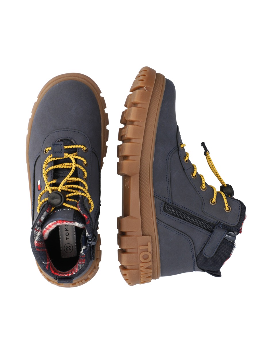 LACE-UP BOOTIE