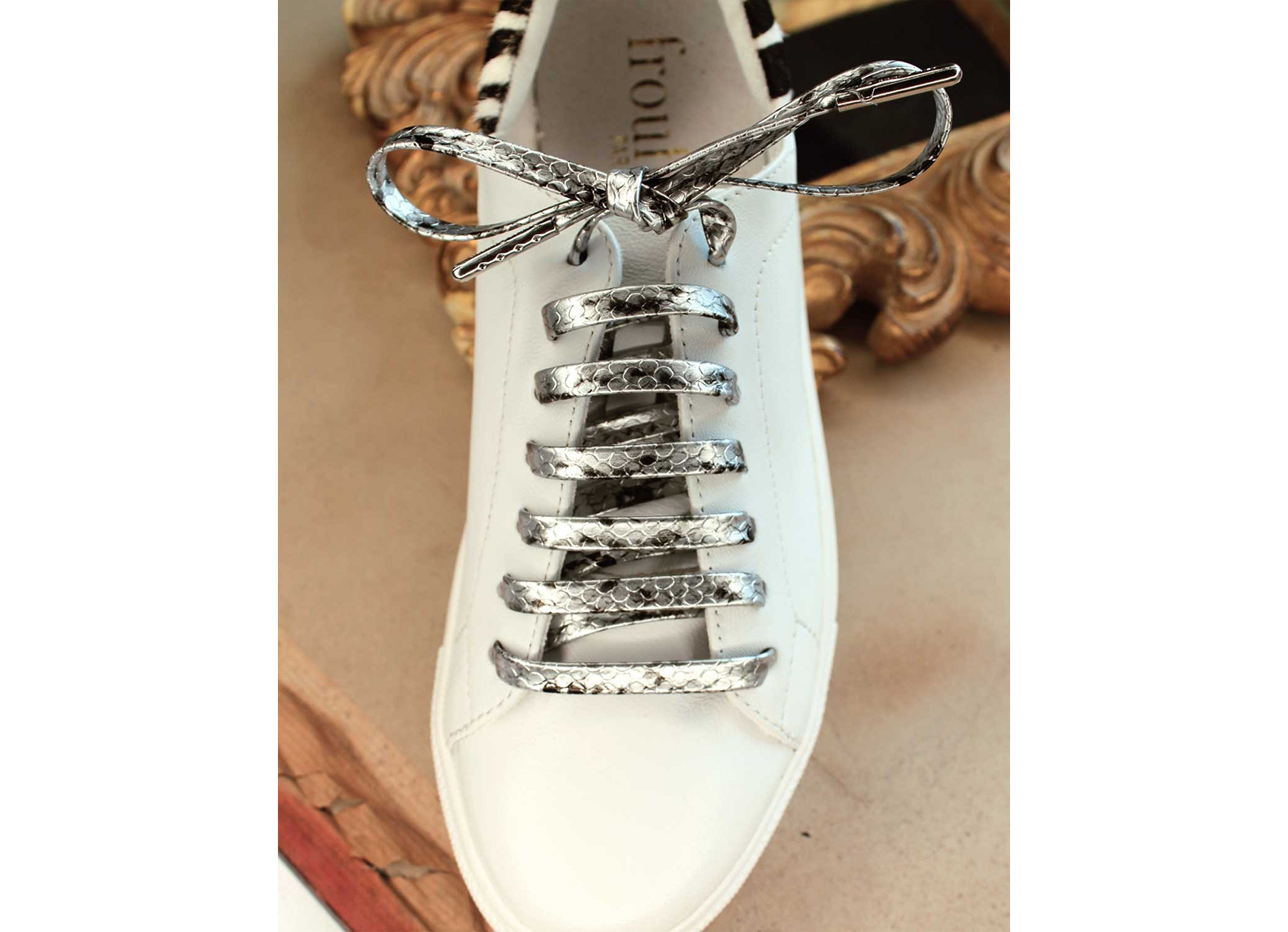 Lacets motifs lezard argent