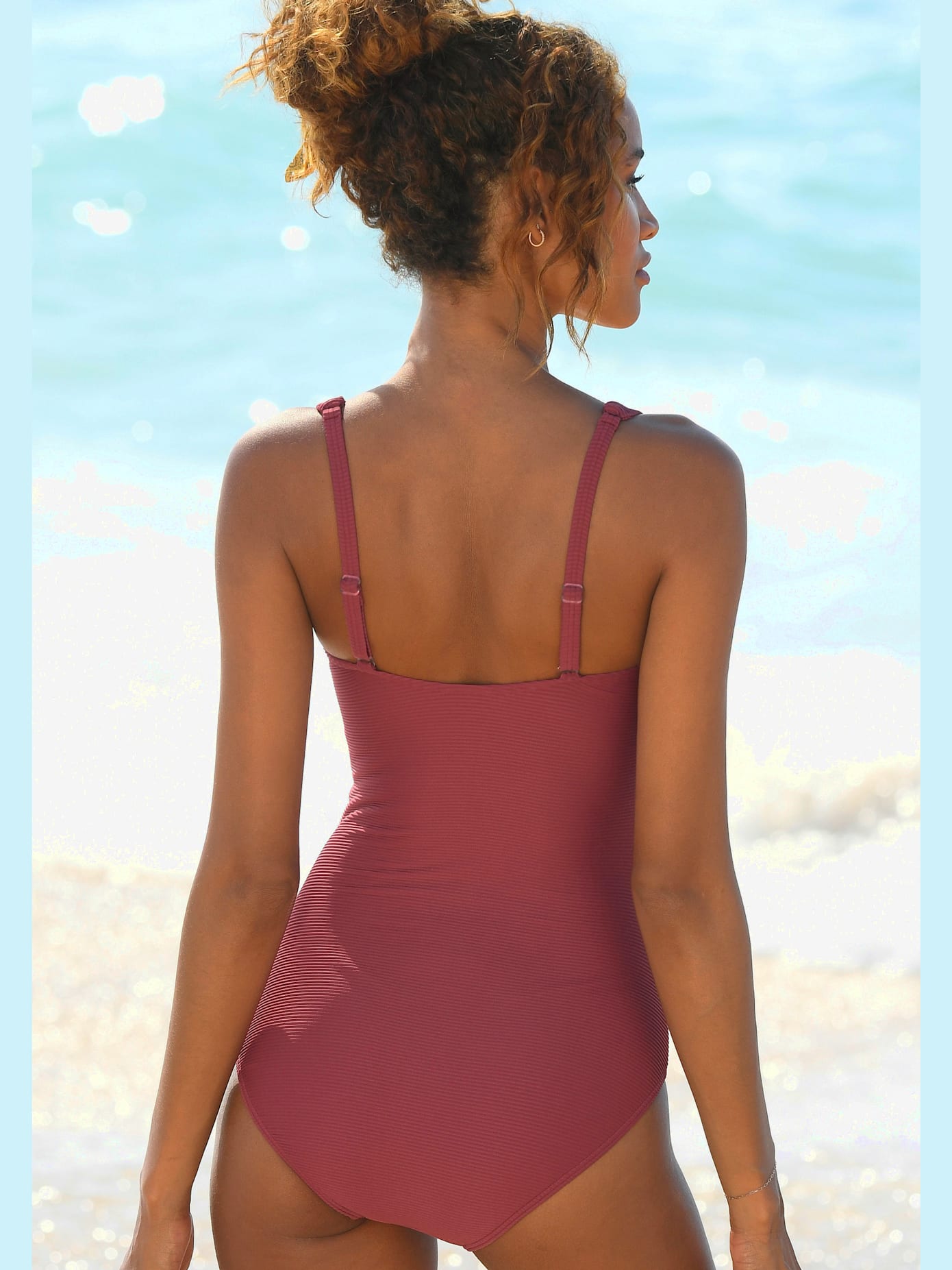 Maillot de bain tissu structuré élégant