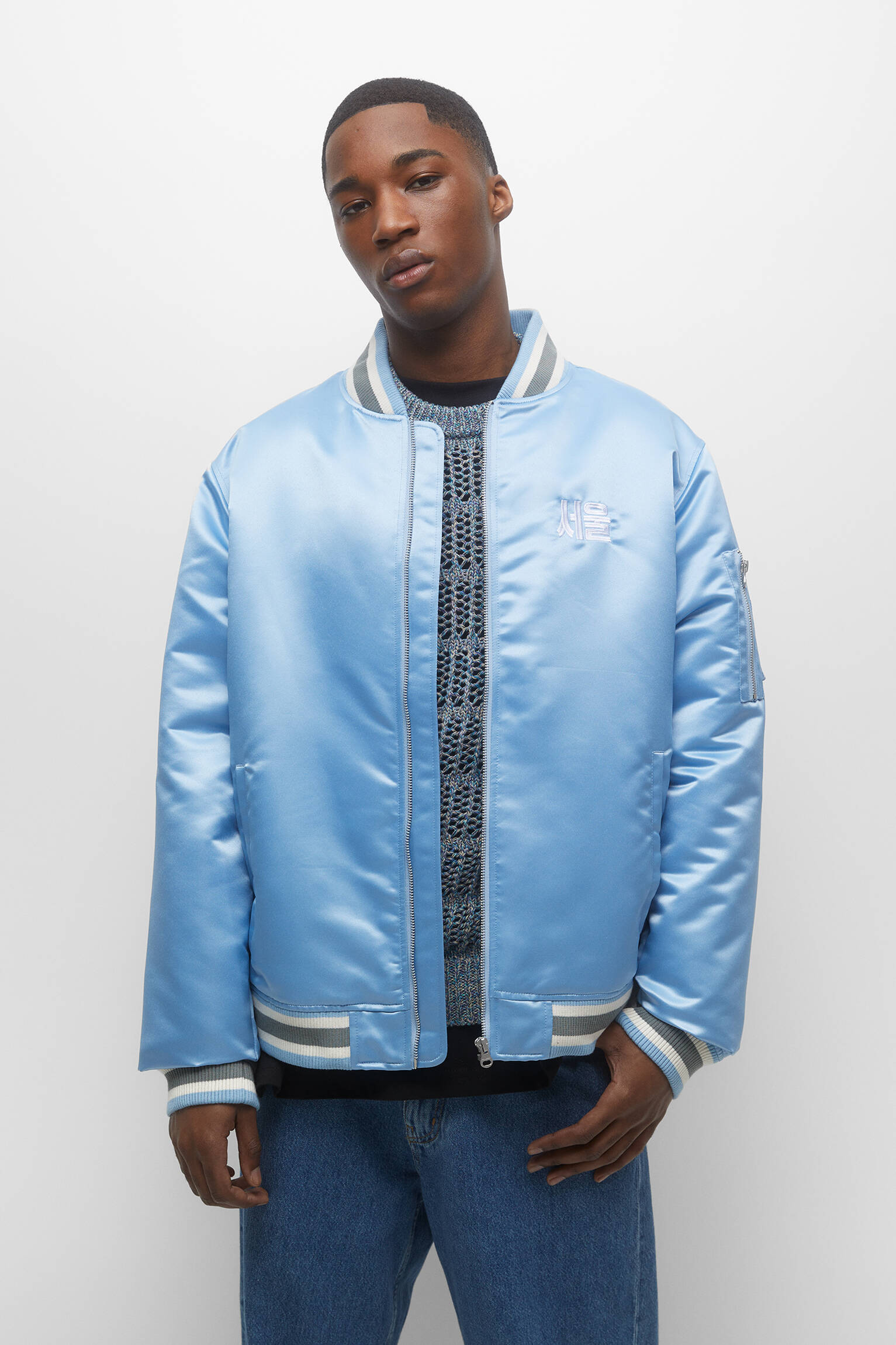 Jaqueta bomber de cetim - azul claro