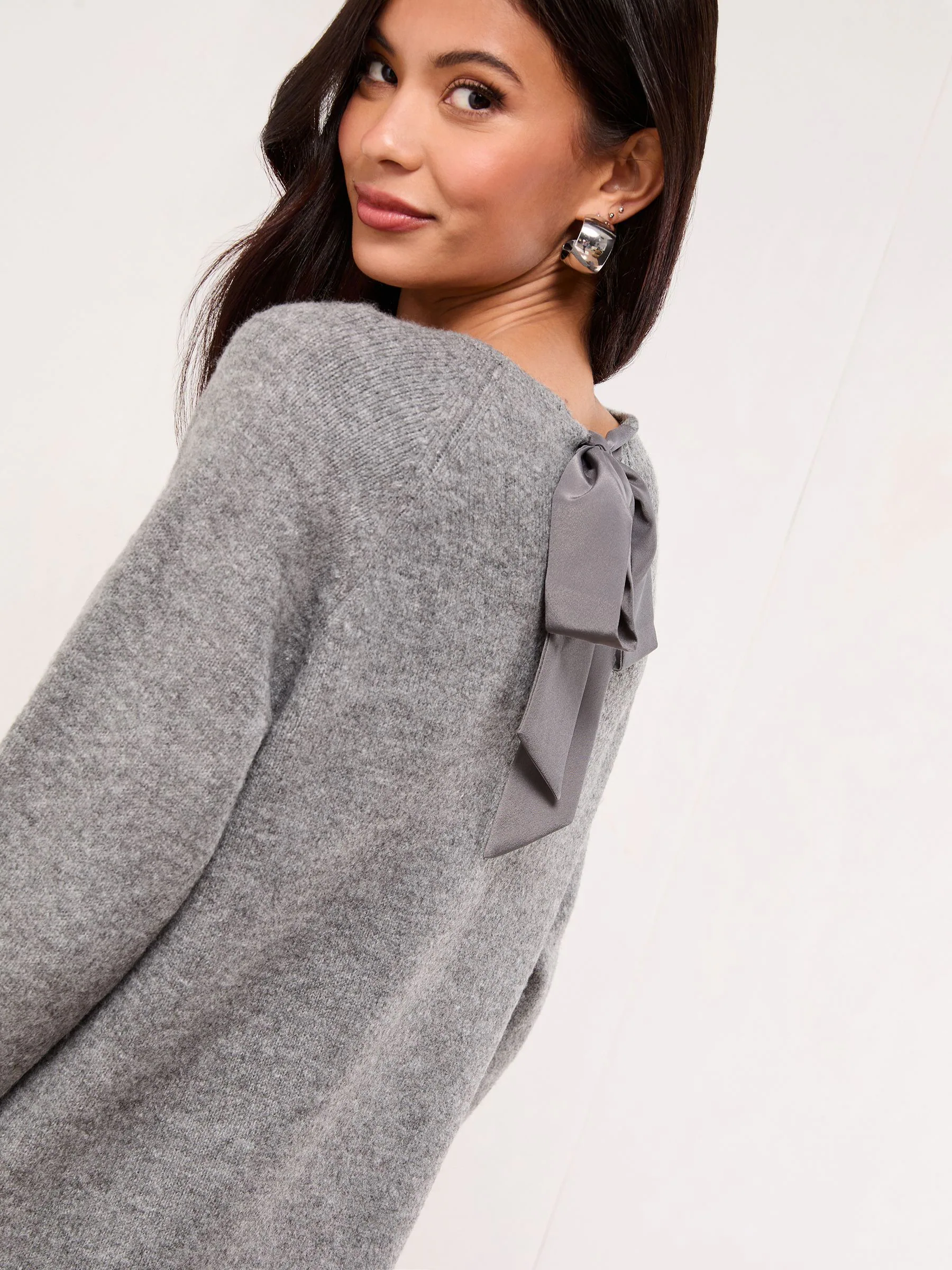 Lipsy Gebreide Jurk met Versierde Hals en Strikdetail