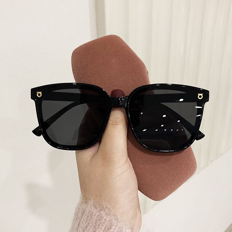 iLANURA - Oversized Retro Zonnebril