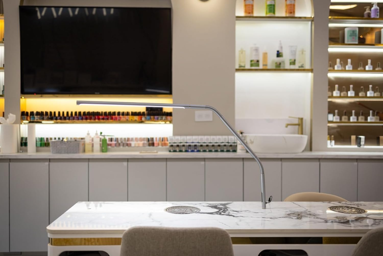 Slimline 4™ LED-Tischleuchte in Eisgrau – 6.000 K Tageslicht, 3.200 Lux, 4 Helligkeitsstufen, USB-C-Ladeanschluss, Blendschutz-Diffusor, flexibles Design, Kunst & Handwerk, Nähen, Nagelstudio