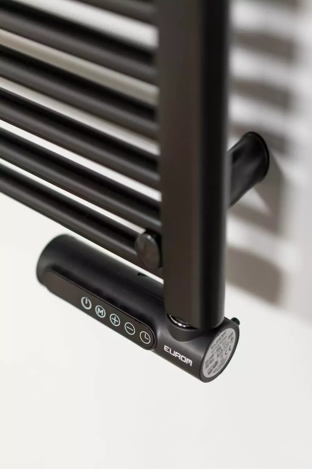 EUROM Sani Towel 750 Badkamerkachel - 750W - zwart