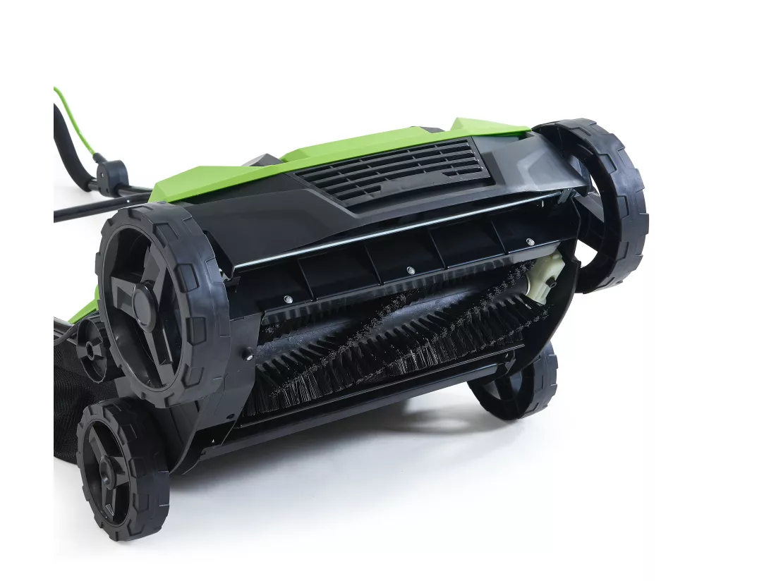 Brosseuse électrique aspirante pour gazon synthétique - GRAMI