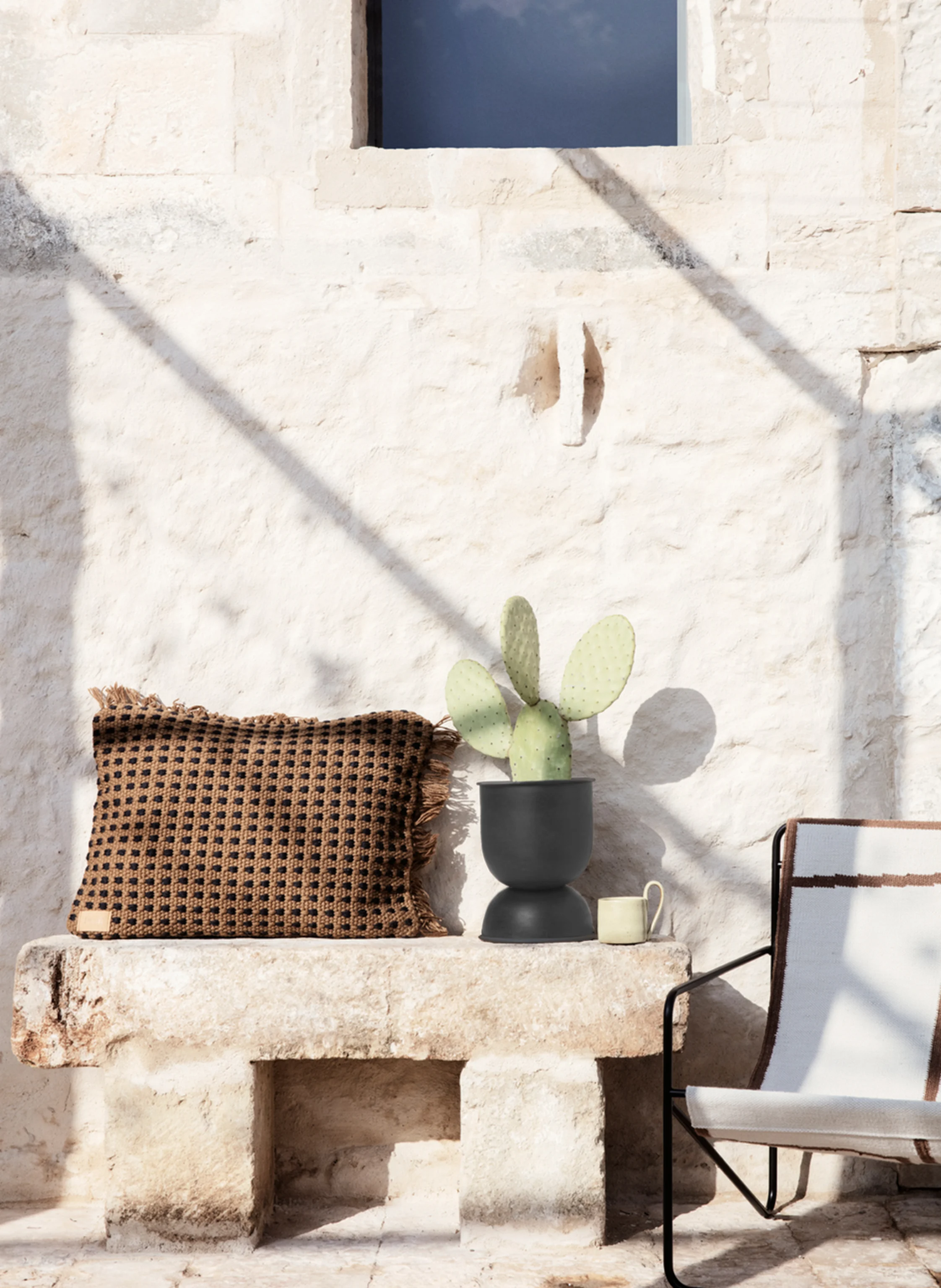 Ferm LIVING Blumentopf HOURGLASS EXTRA SMALL