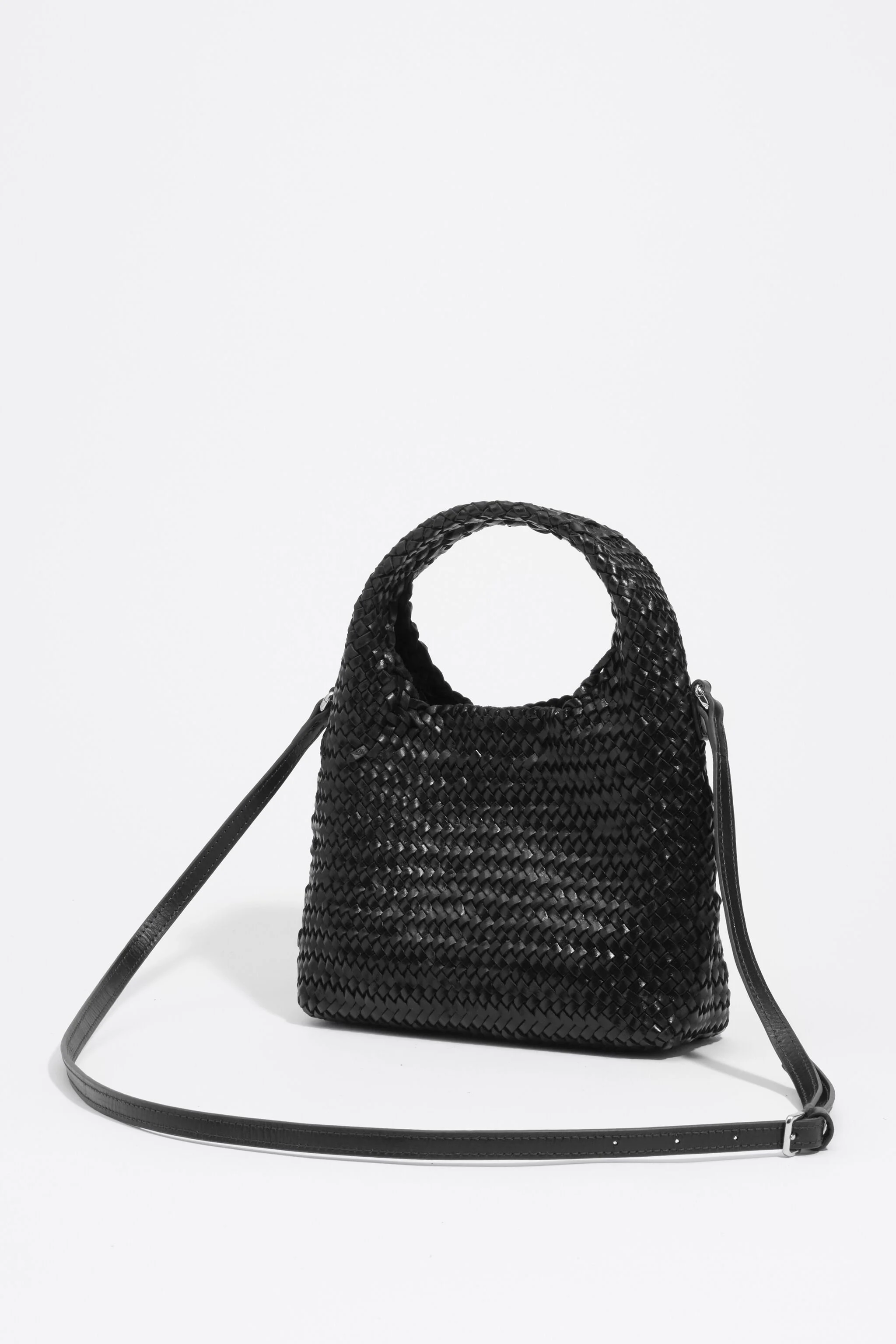 Saco de papel pequeno de couro trançado preto