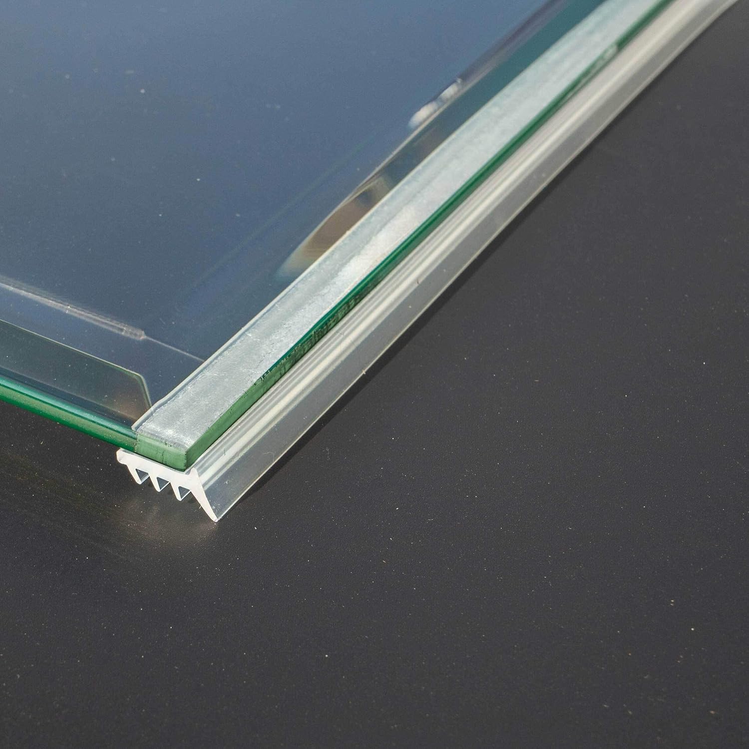 Glas Bodenplatte Funkenschutz Tropfen Form groß Ø 125cm 6mm Stärke mit Silikon Schmutzlippe ESG Einscheibensicherheitsglas für Kamin und Ofen Facettenschliff Klarglas