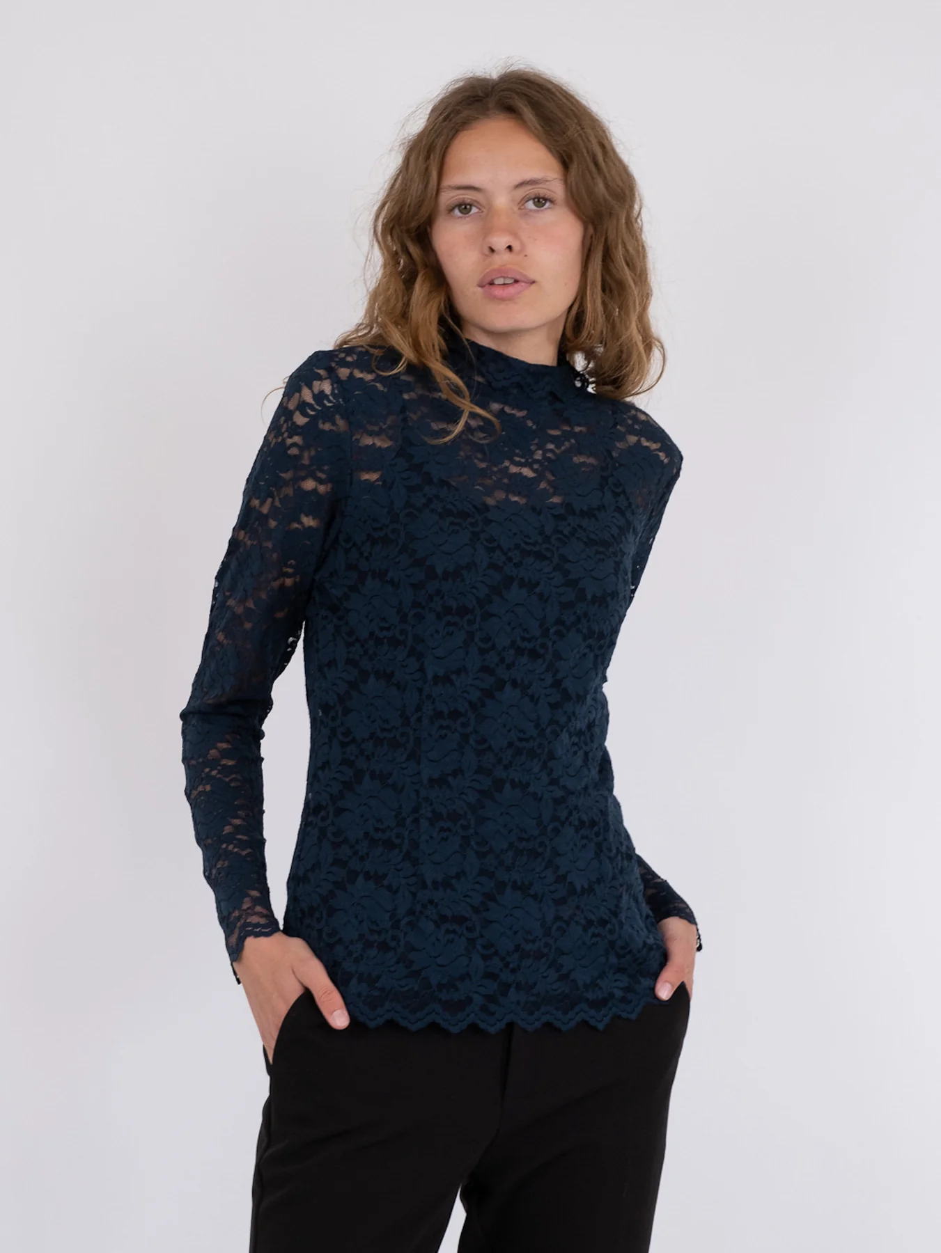 Neo Noir Liza Laceflower Blouse navy