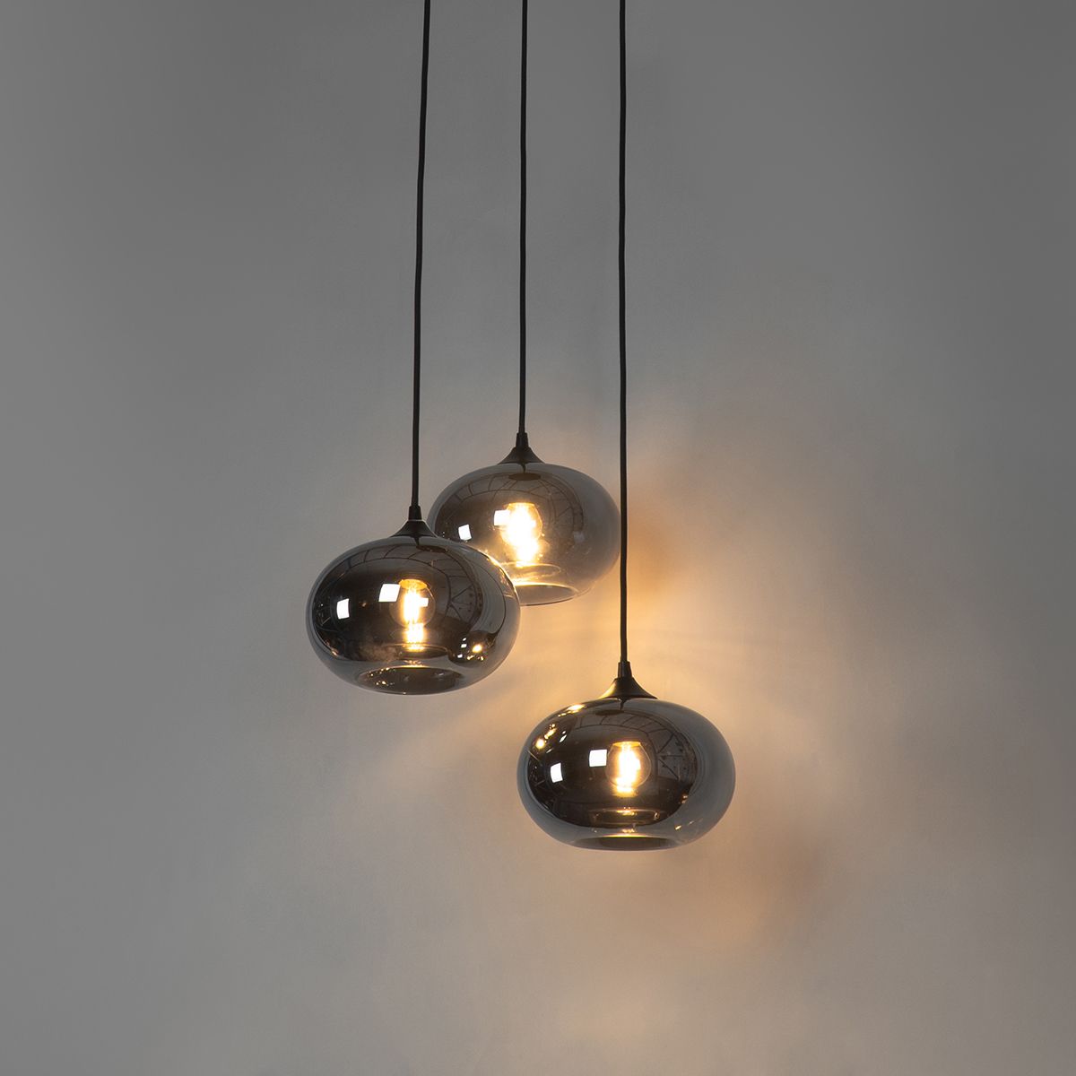 Smart hanglamp zwart met smoke glas incl. 3 Wifi P45 - Busa