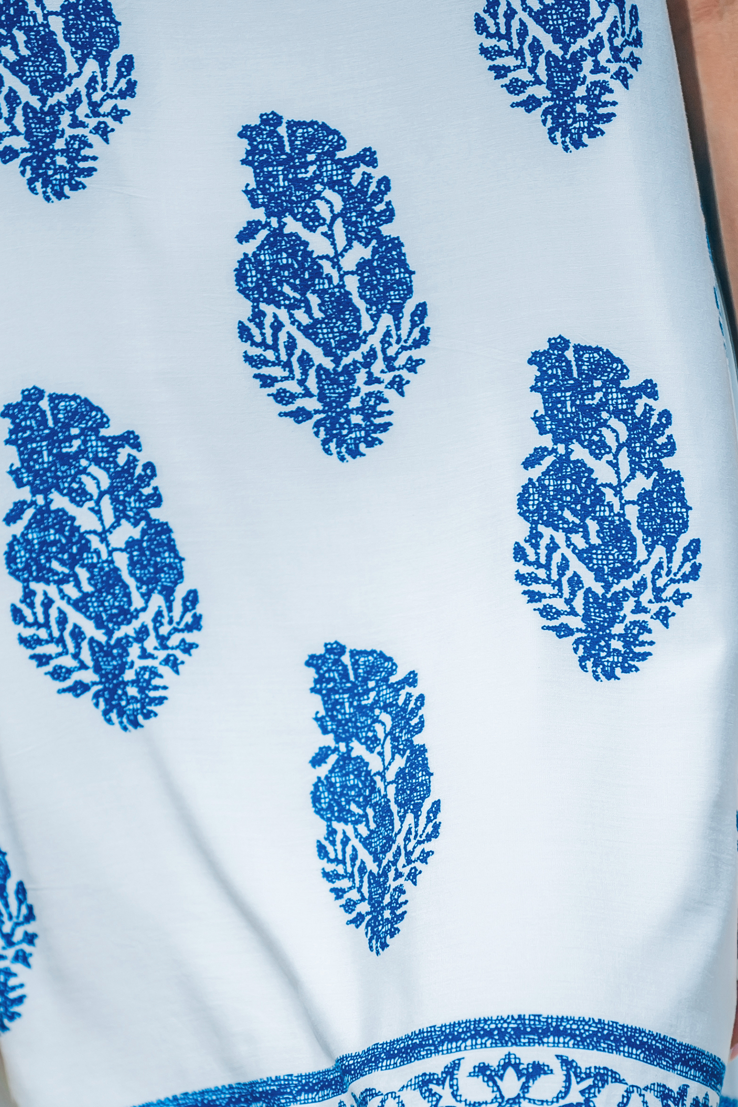 Robe mini sans manches à col licou abstraite