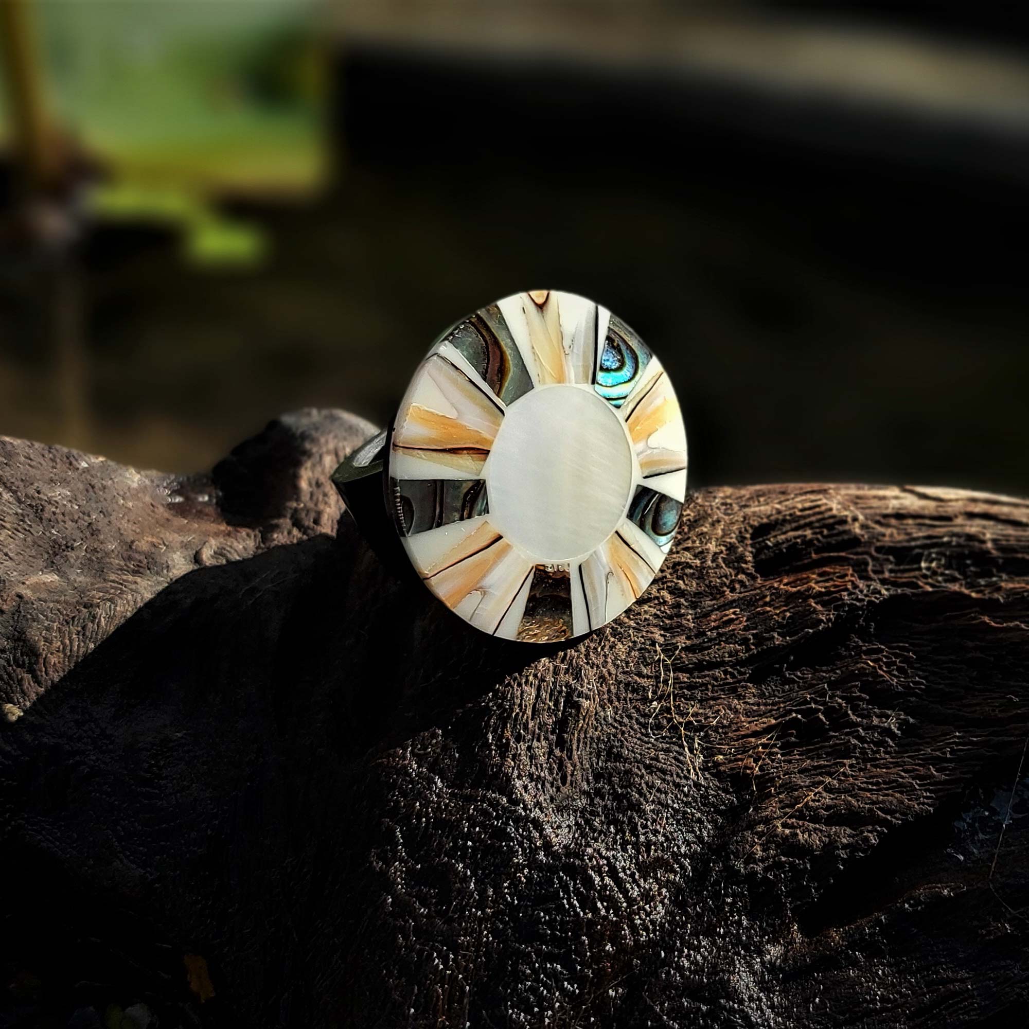 Ring aus Holz und Perlmutt, multicolor, Ø 3 cm günstig bestellen