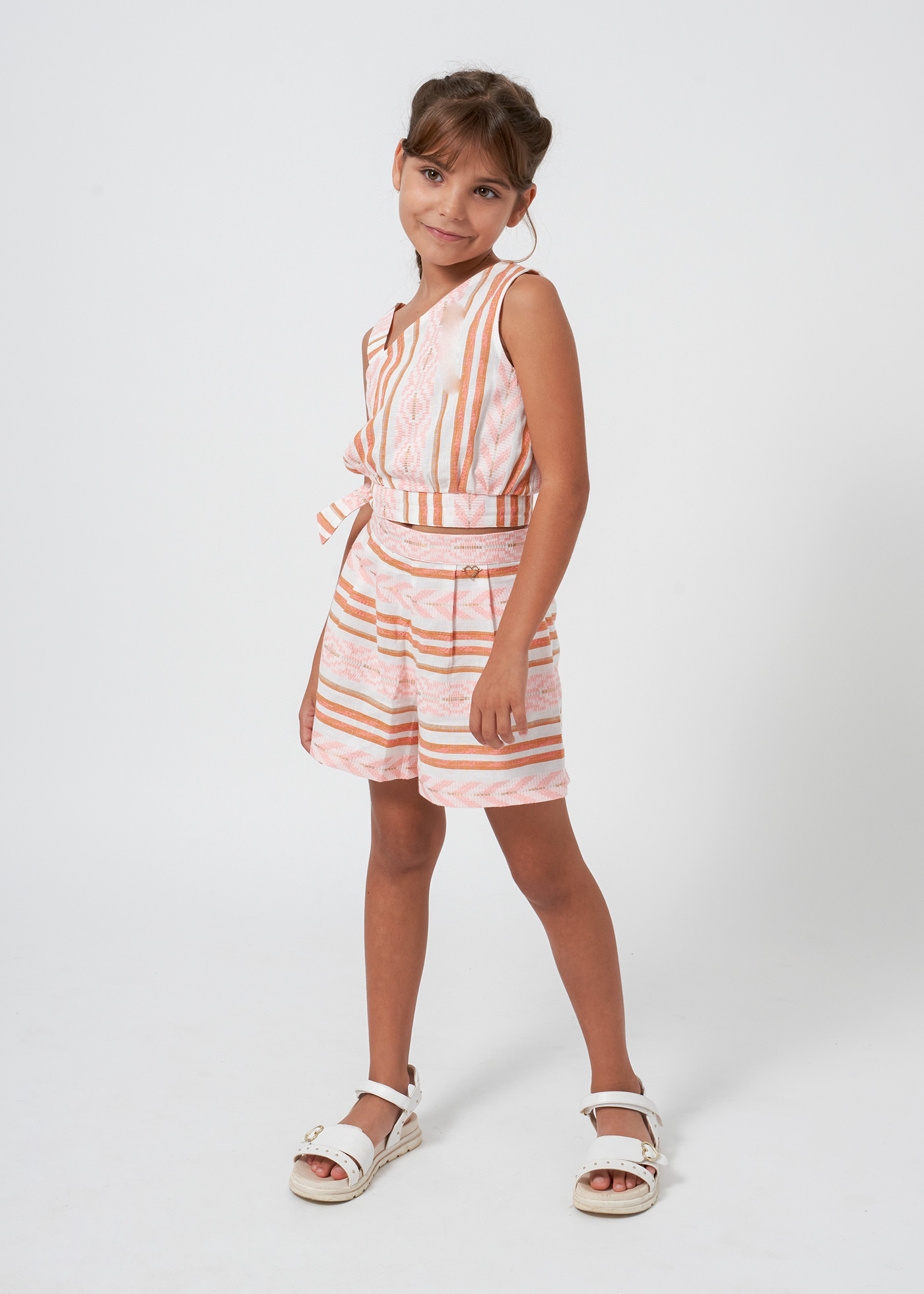 Menina de jacquard curto Creme