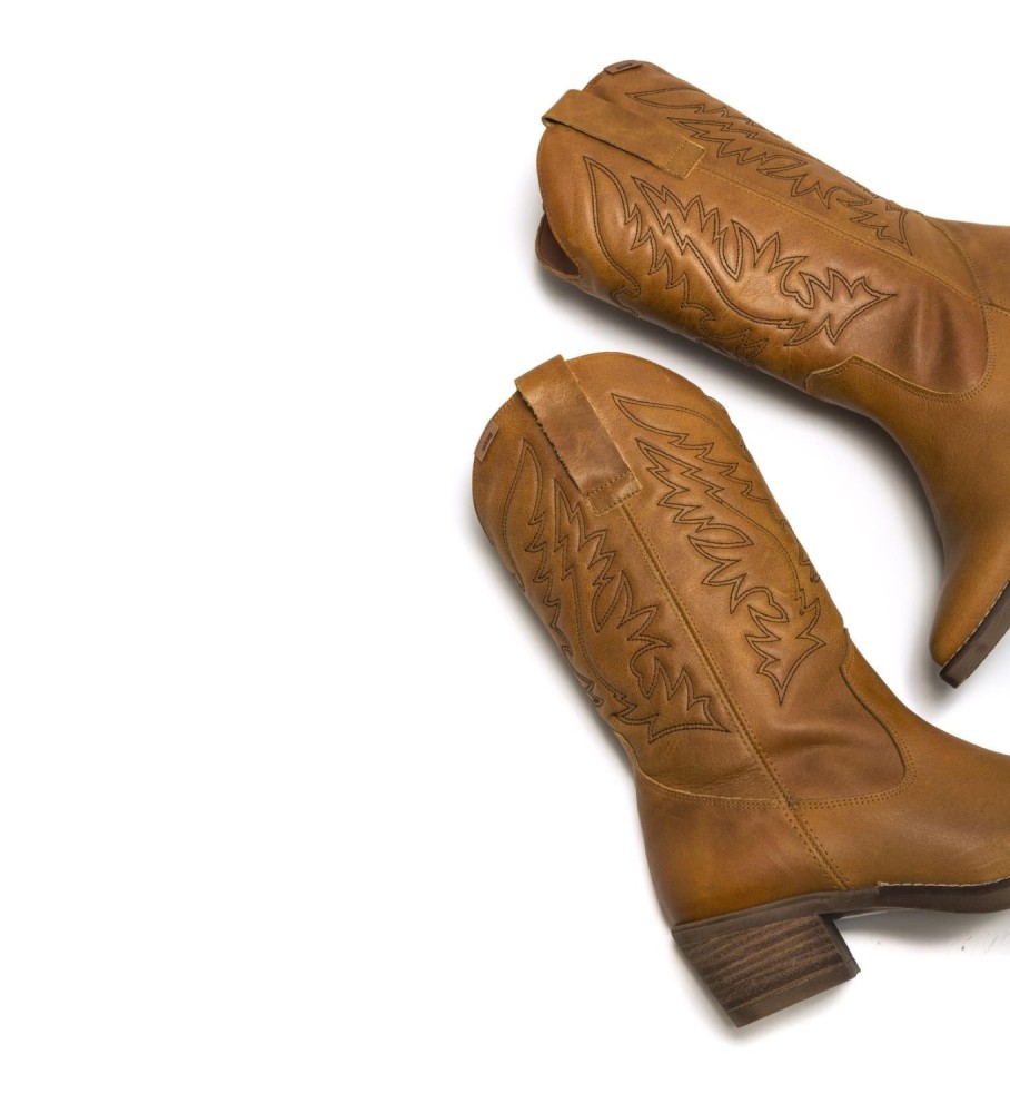 Bota casual Mustang Ares em couro marrom