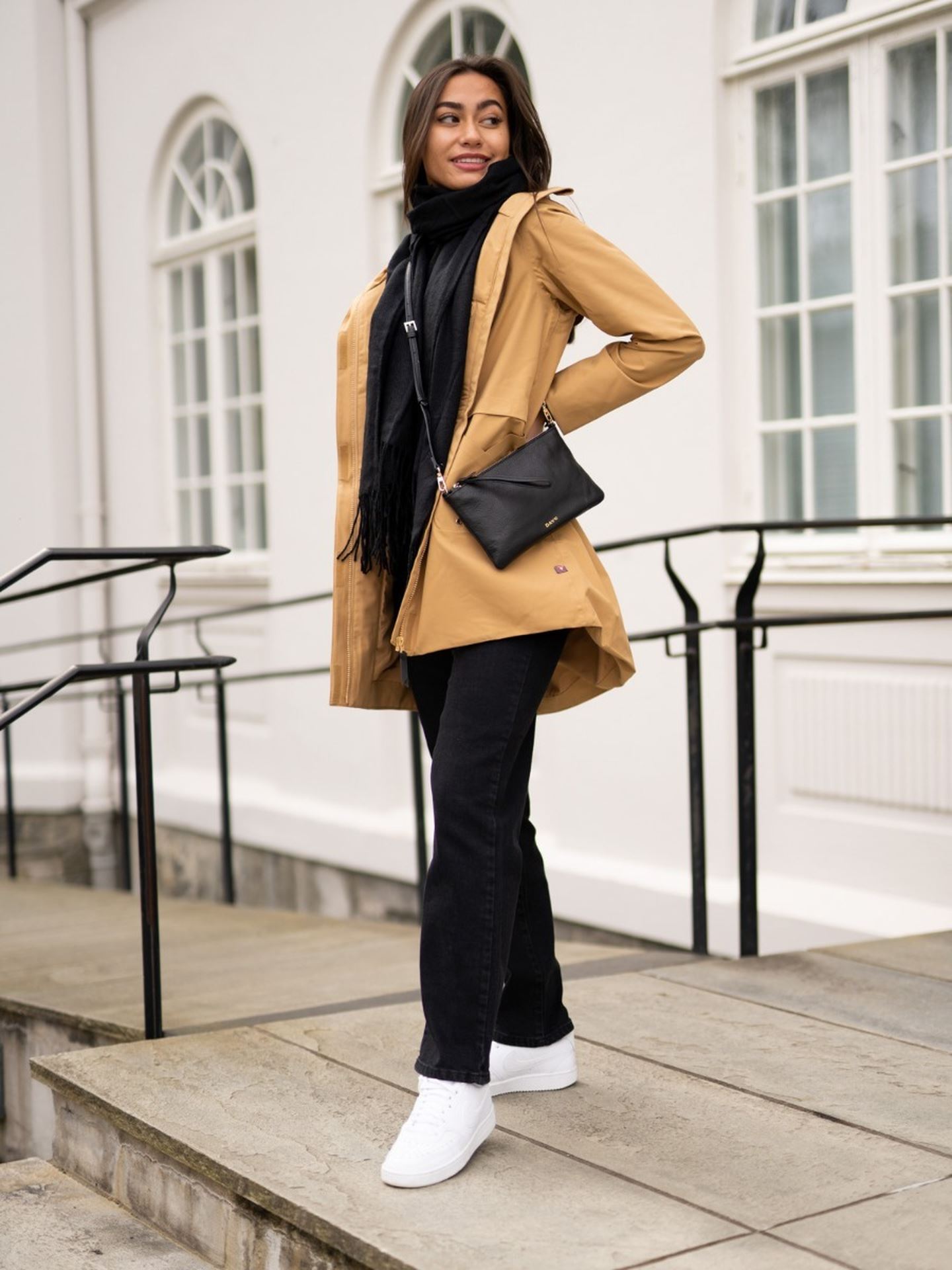 DAY Leather Bern Crossbody
