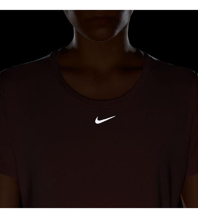 Nike Women Dri-FIT UV One Luxe T-Shirt