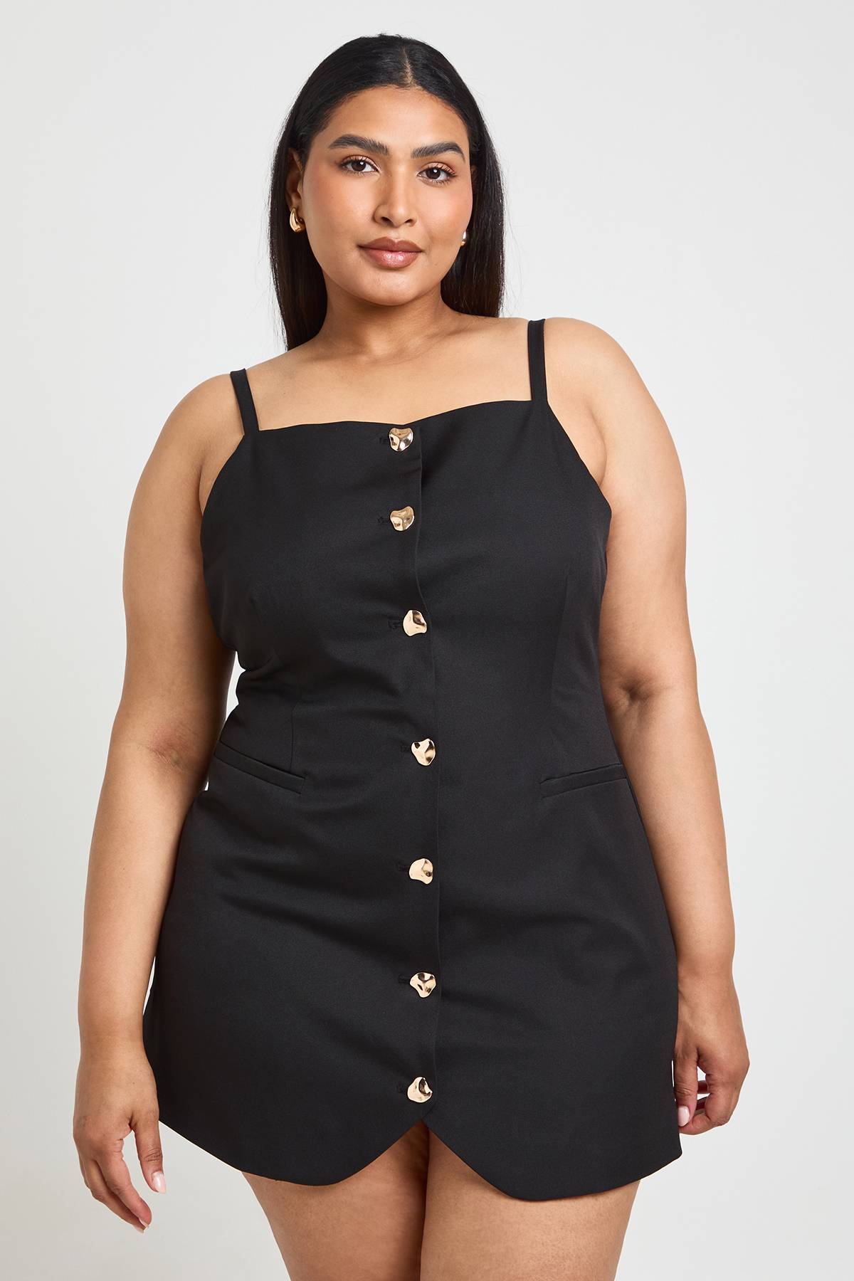 boohoo Robe Gilet Grande Taille À Boutons Dorés