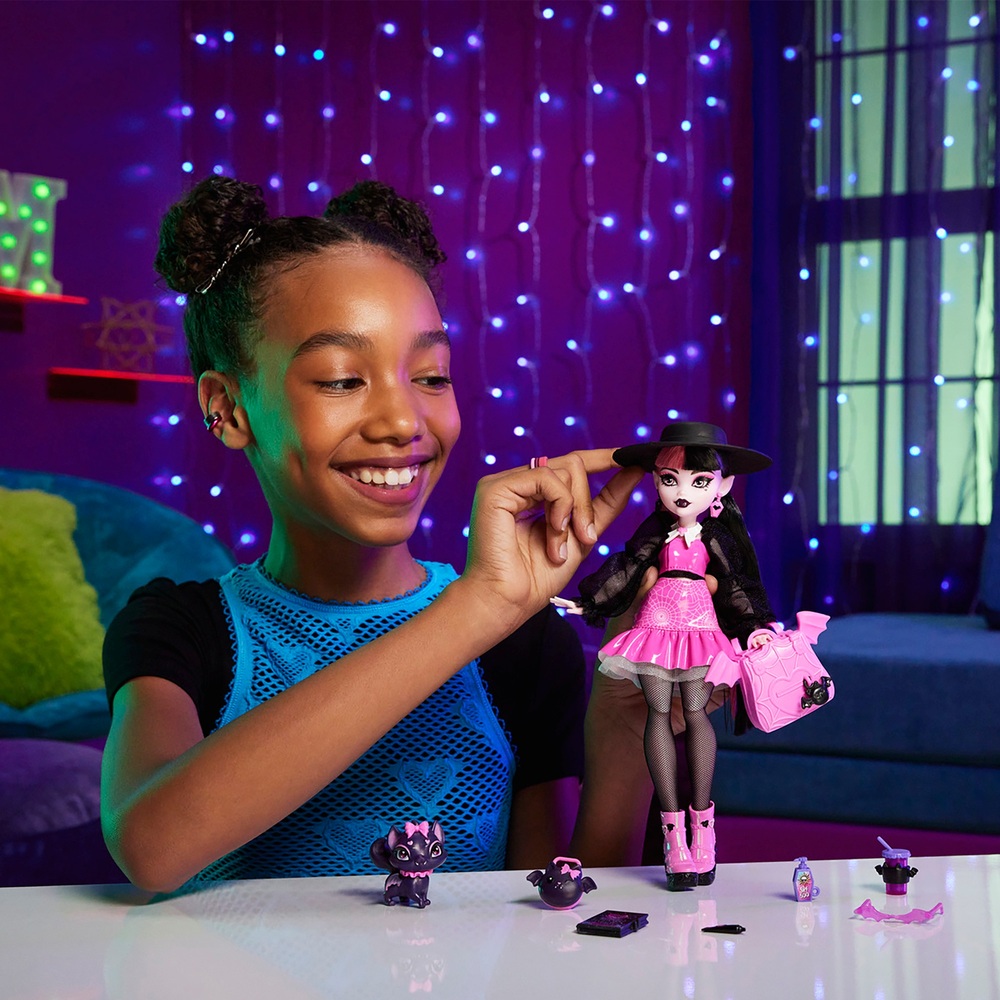 Monster High Draculaura Puppe mit Haustier & Zubehör