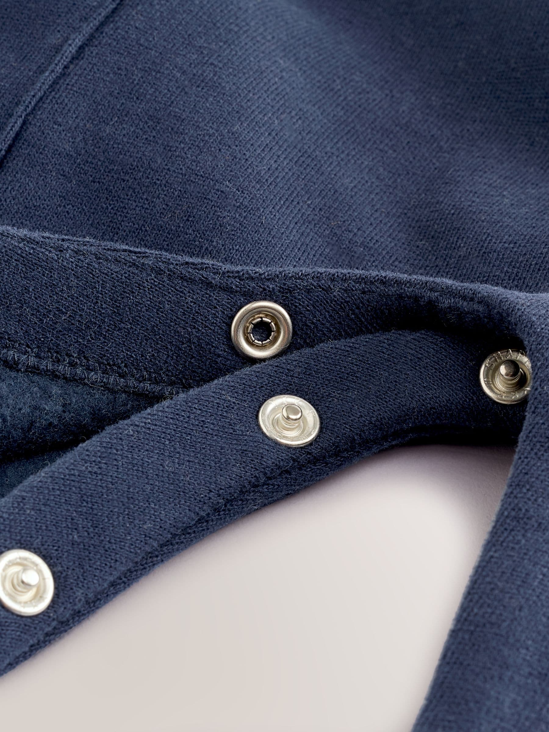 Baker by Ted Baker kiezelkleurig marineblauw en rood varsity-rompertje