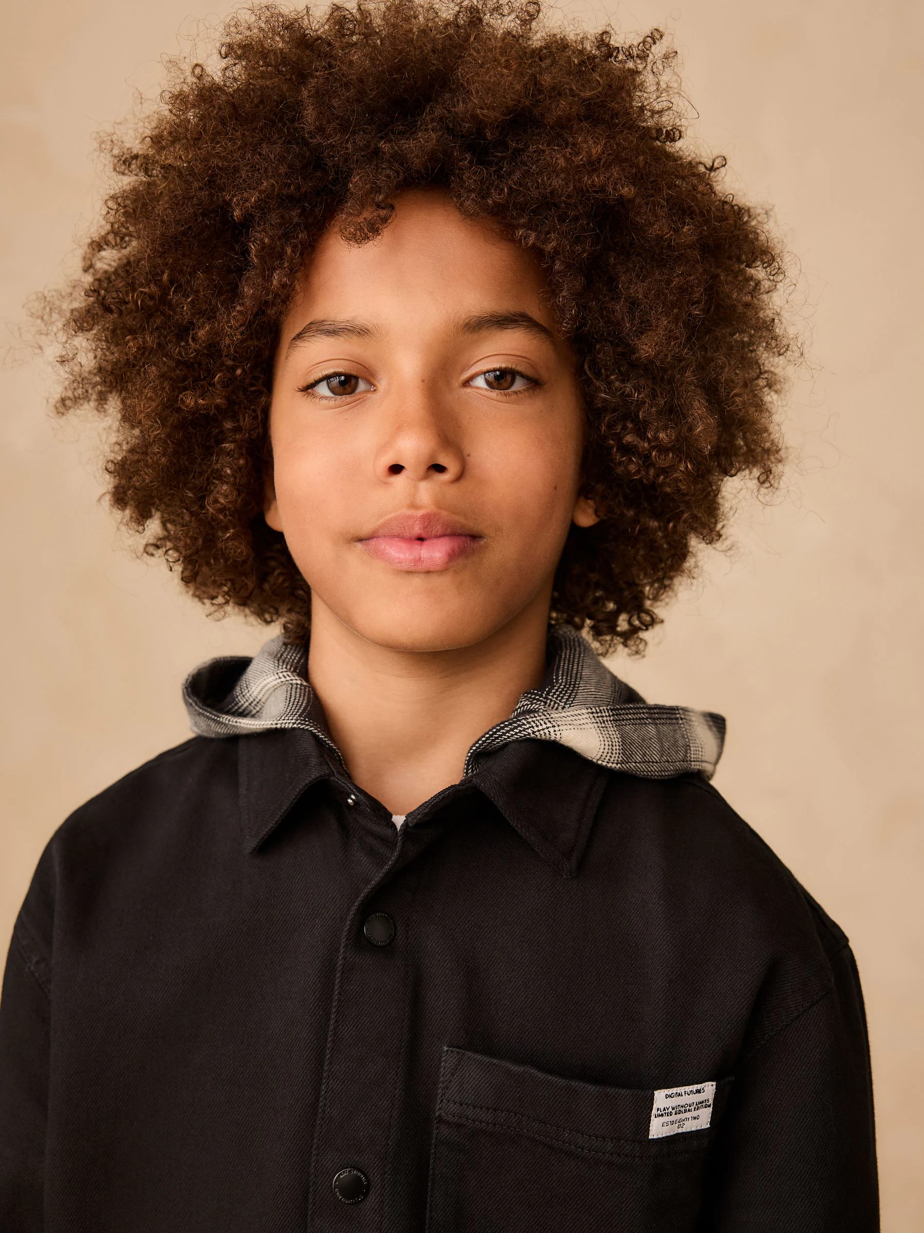 Zwart - Overshirt met capuchon en twill kraag (3-16jr)