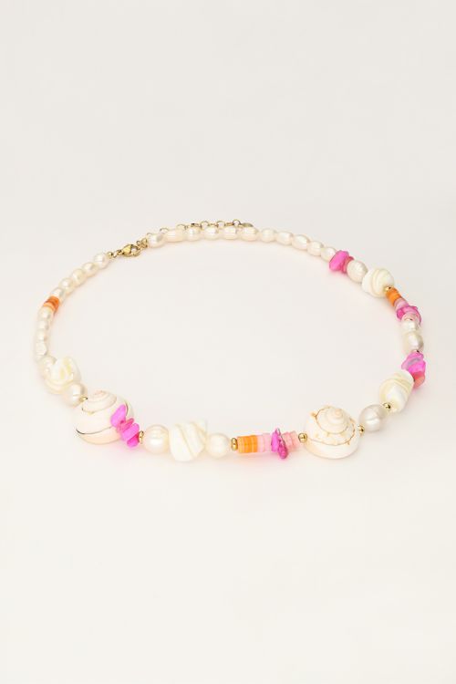 Parelketting met roze kralen en schelpen