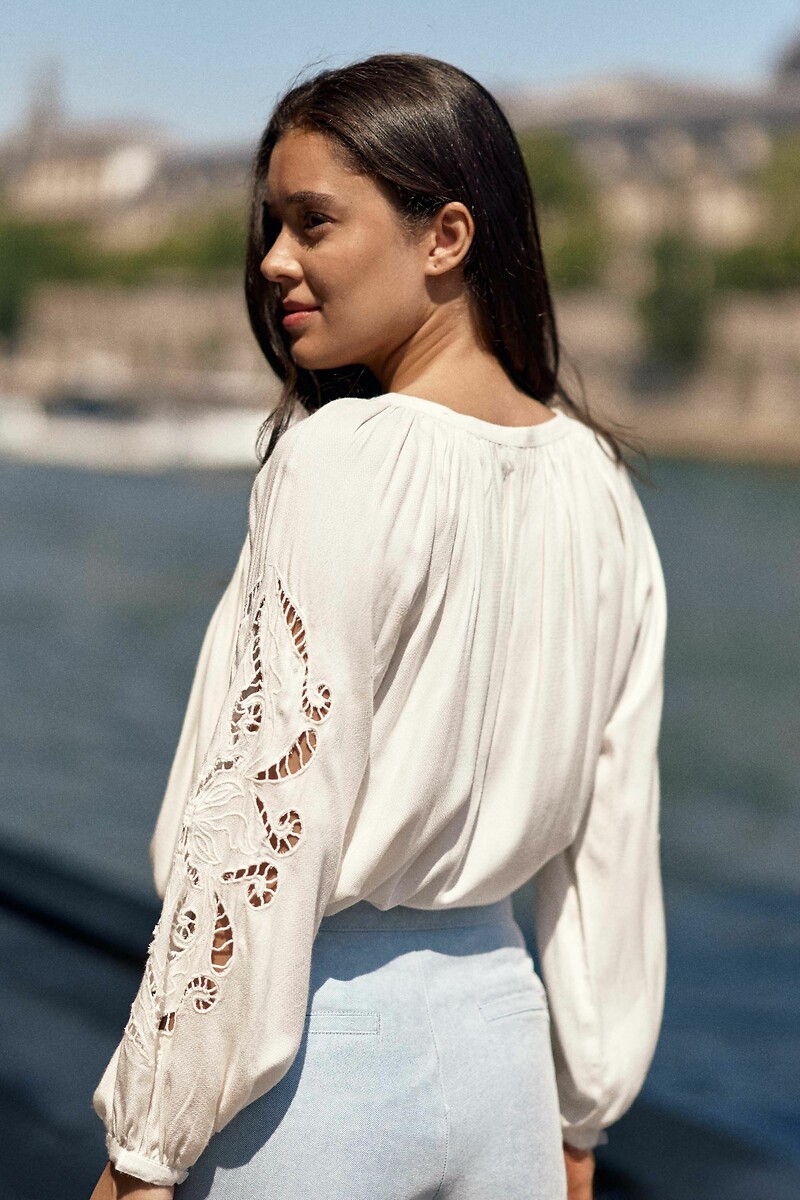 LA PETITE ETOILE<br>Blusa larga bordada, BARY