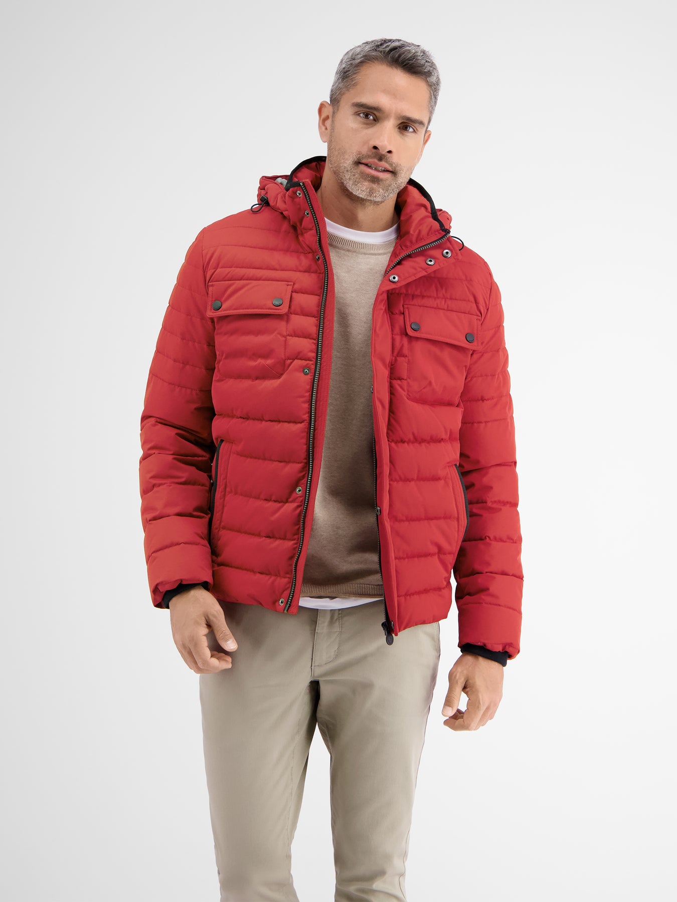 Steppjacke mit abnehmbarer Kapuze