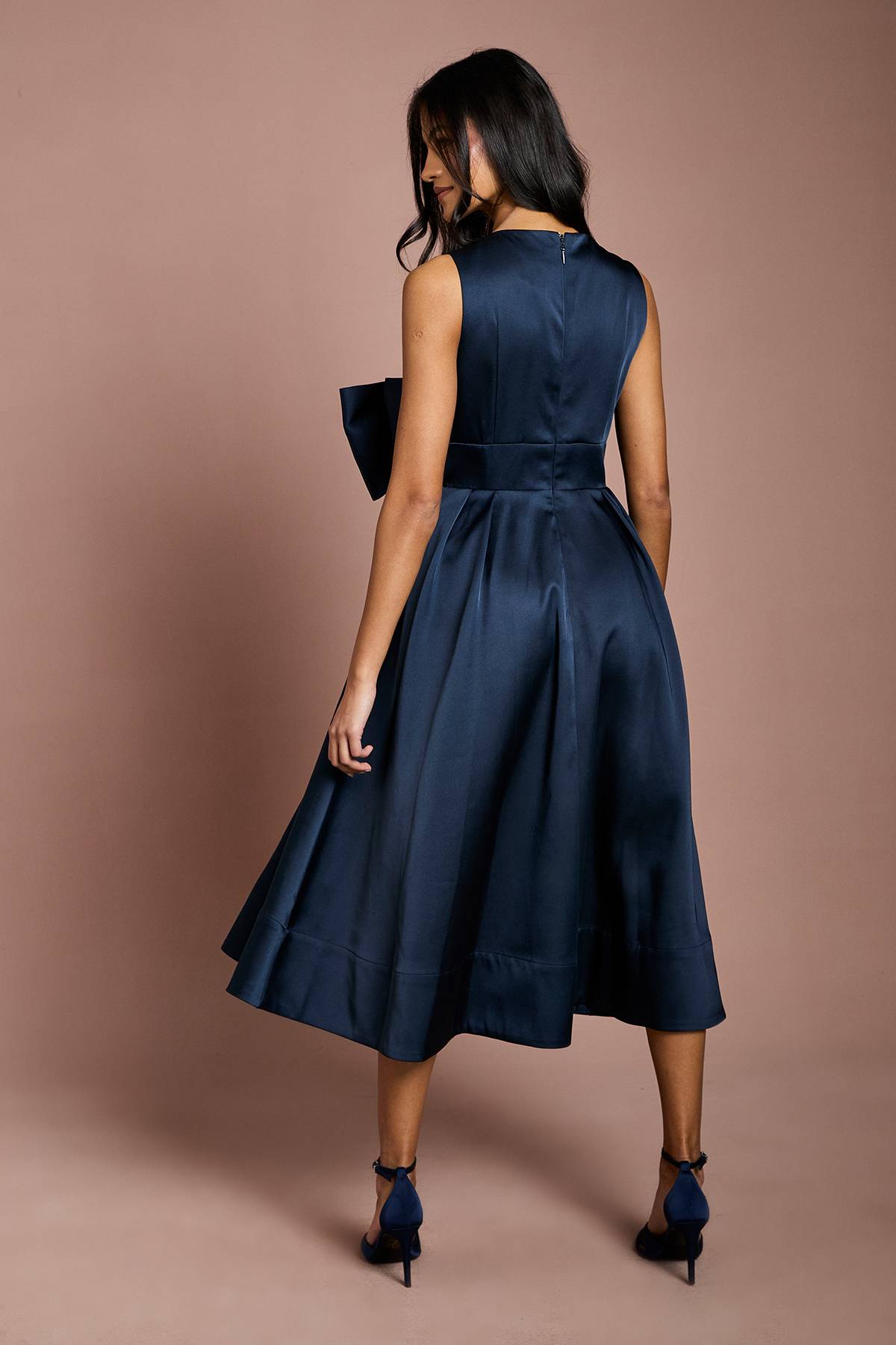 Coast Robe Mi-Longue en Satin Petite Taille avec Détail Nœud