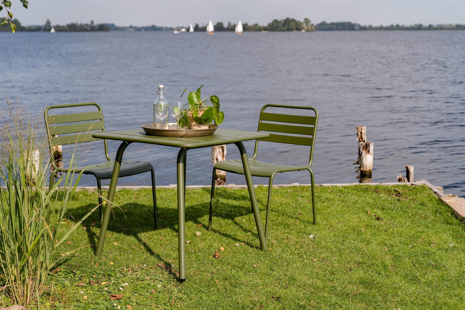 Metalen tuintafel Max olijfgroen