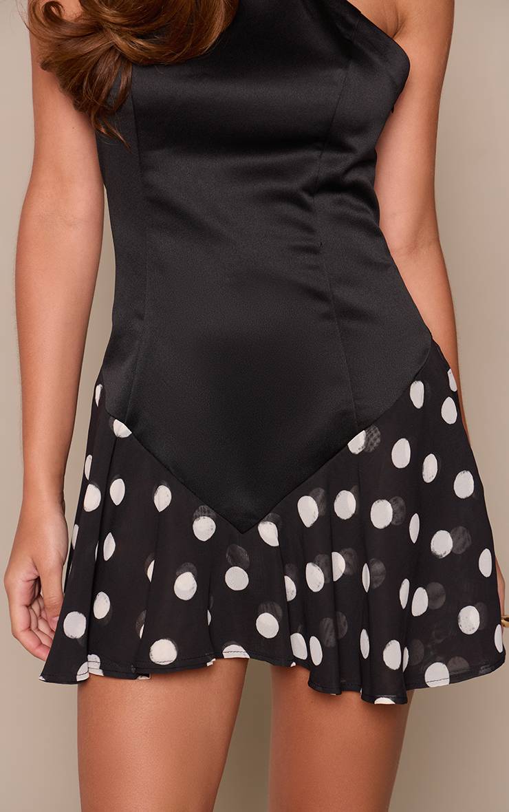 Noir Mini Robe Col Licou En Satin À Pois Et Ourlet Flottant En Mousseline