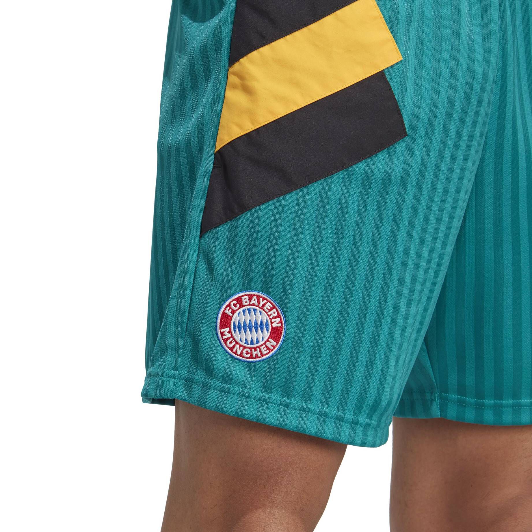 adidas Performance| Herren Fußballshorts FC BAYERN ICON